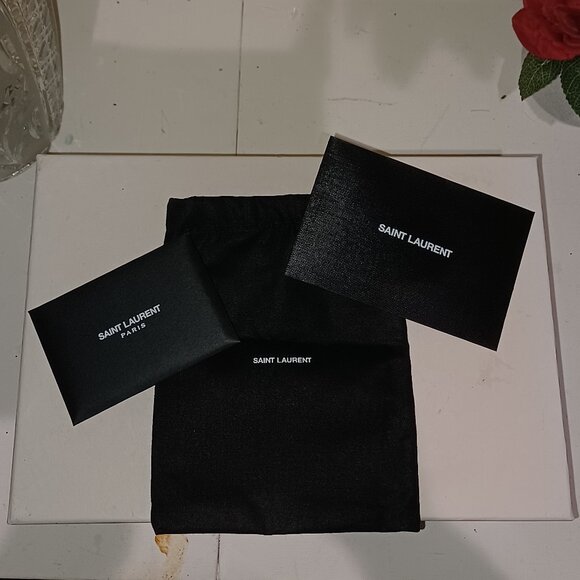 Authentic Yves Saint Laurent Wallet (quilted) - Picture 6 of 7